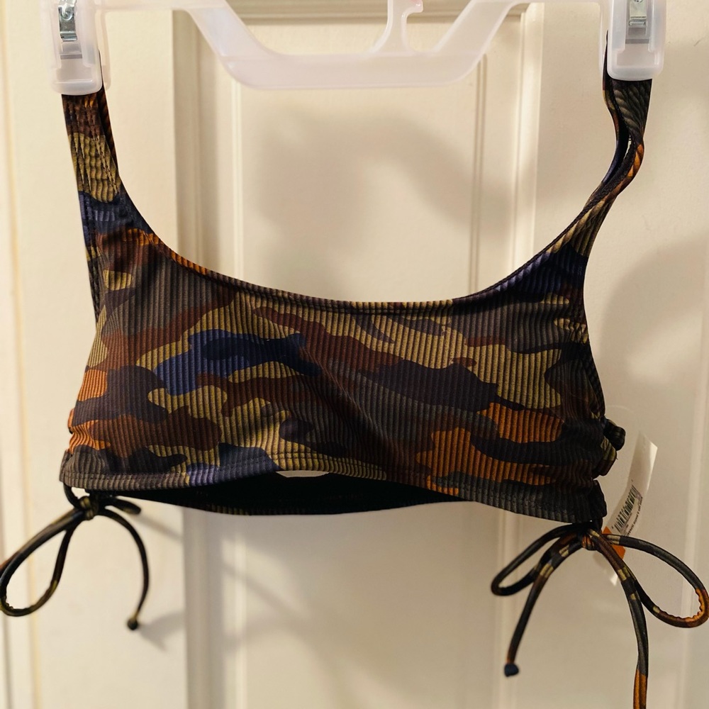 Size M camouflage bathing suit.  Cheeky bottom.